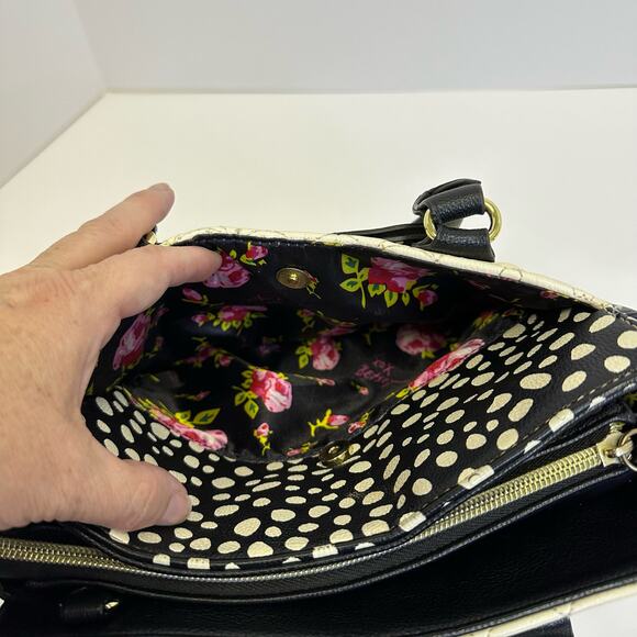 Betsey Johnson Black White Polka Dot Heart Quilted Bow Satchel Purse - Picture 2 of 9